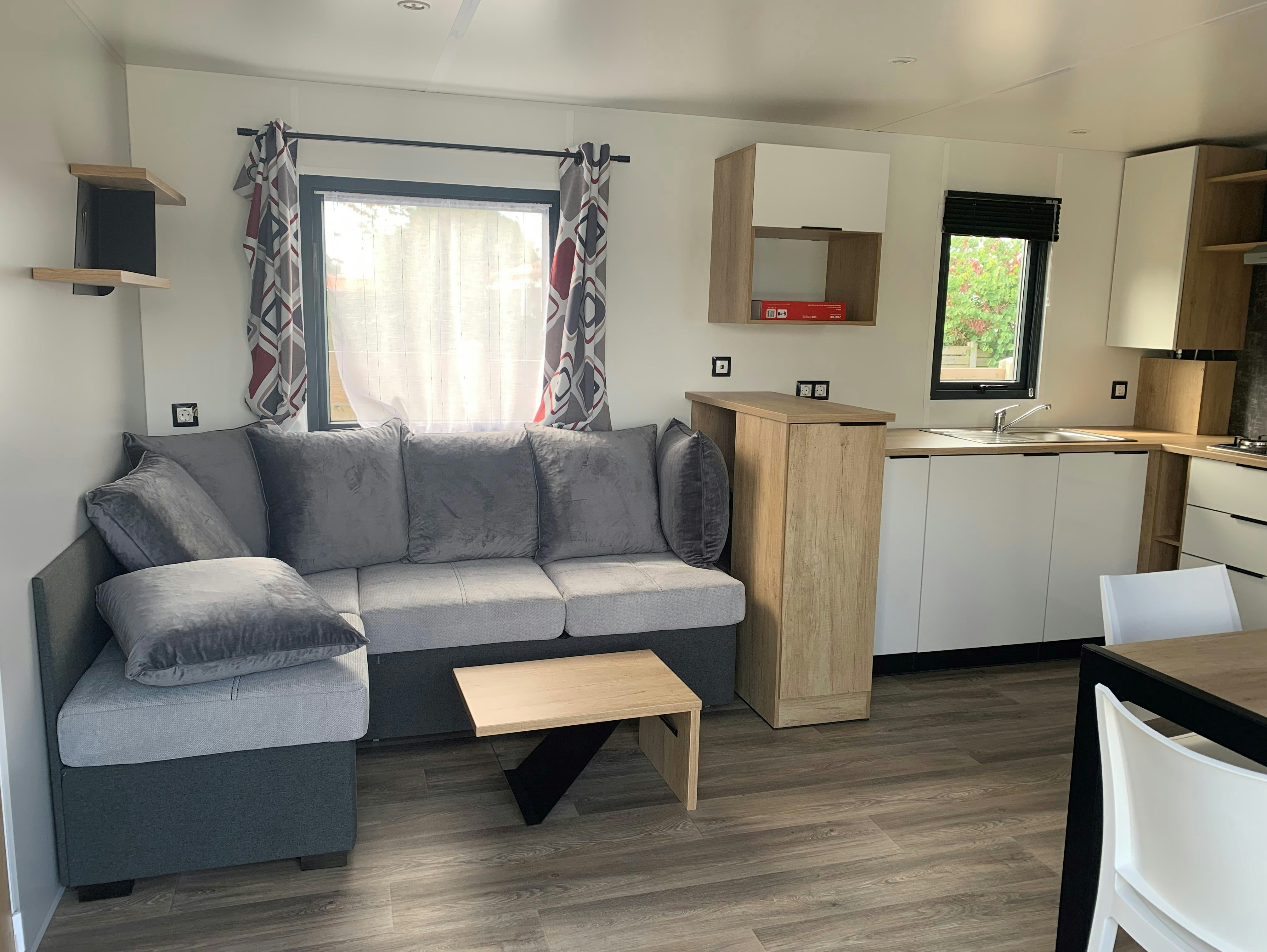 Camping Les Lacs d'Armagnac - Innenansicht eines Mobilheims