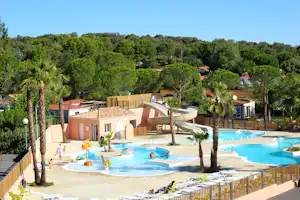 Camping Domaine Sainte Veziane - Freibad mit Kinderbereich und Rutschen