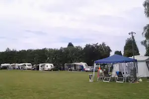 Camping Druivenland - Wohnmobil- und Wohnwagenstellplätze auf der Wiese