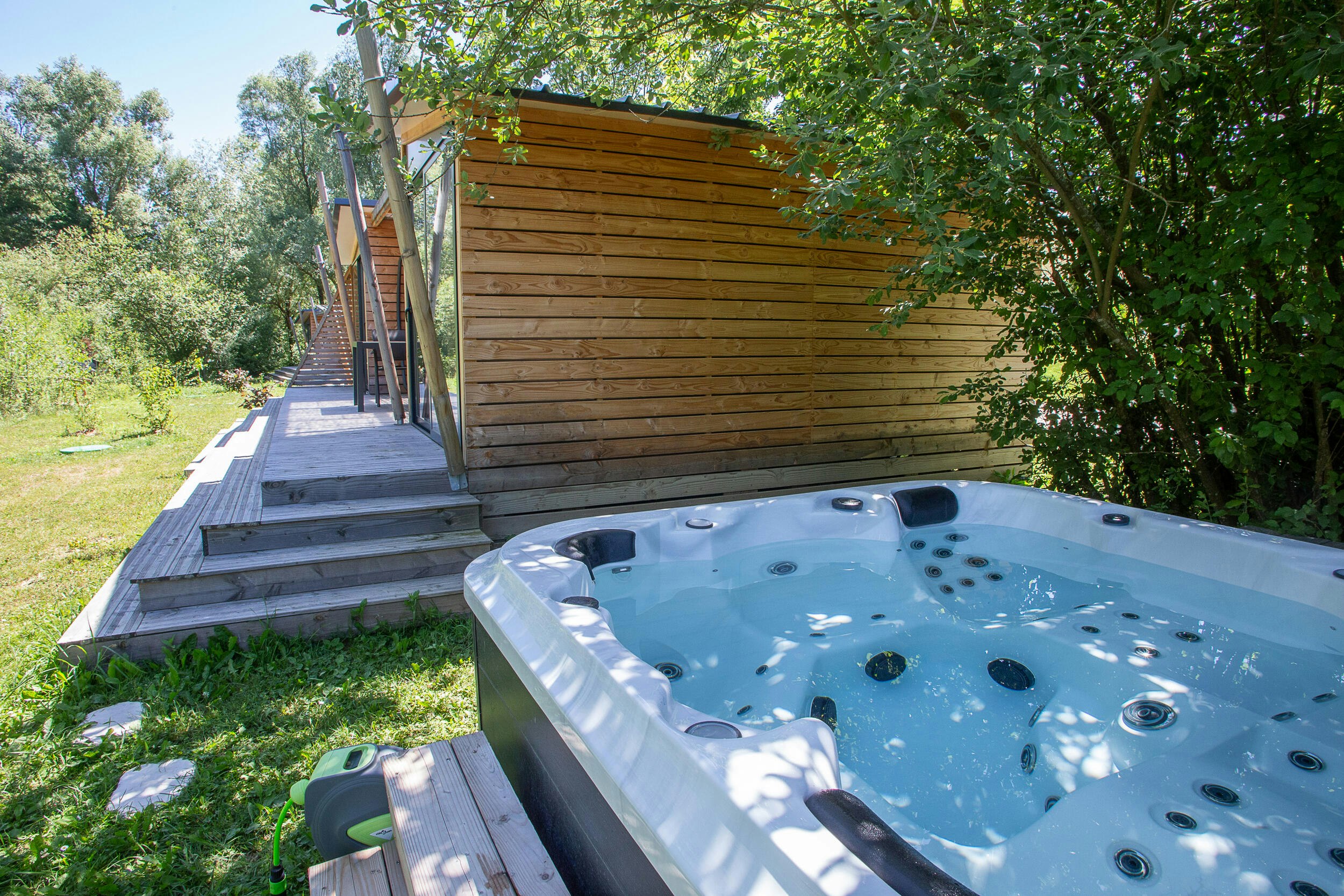 Camping Détente et Clapotis - Mobilheim mit Terrasse und privatem Whirlpool