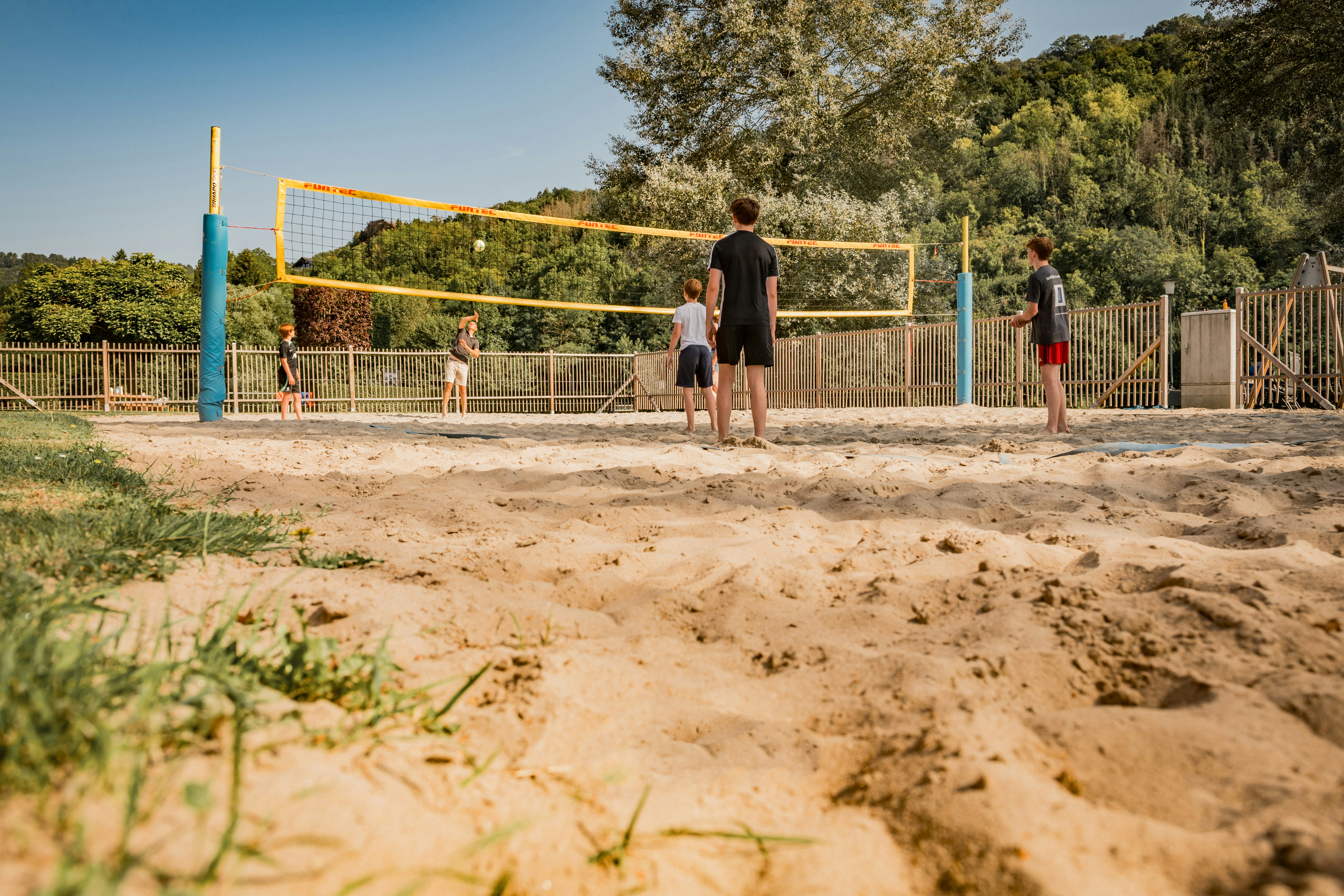 Camping du Barrage Rosport - Beachvolleyballfeld auf dem Campingplatz