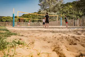 Camping du Barrage Rosport - Beachvolleyballfeld auf dem Campingplatz