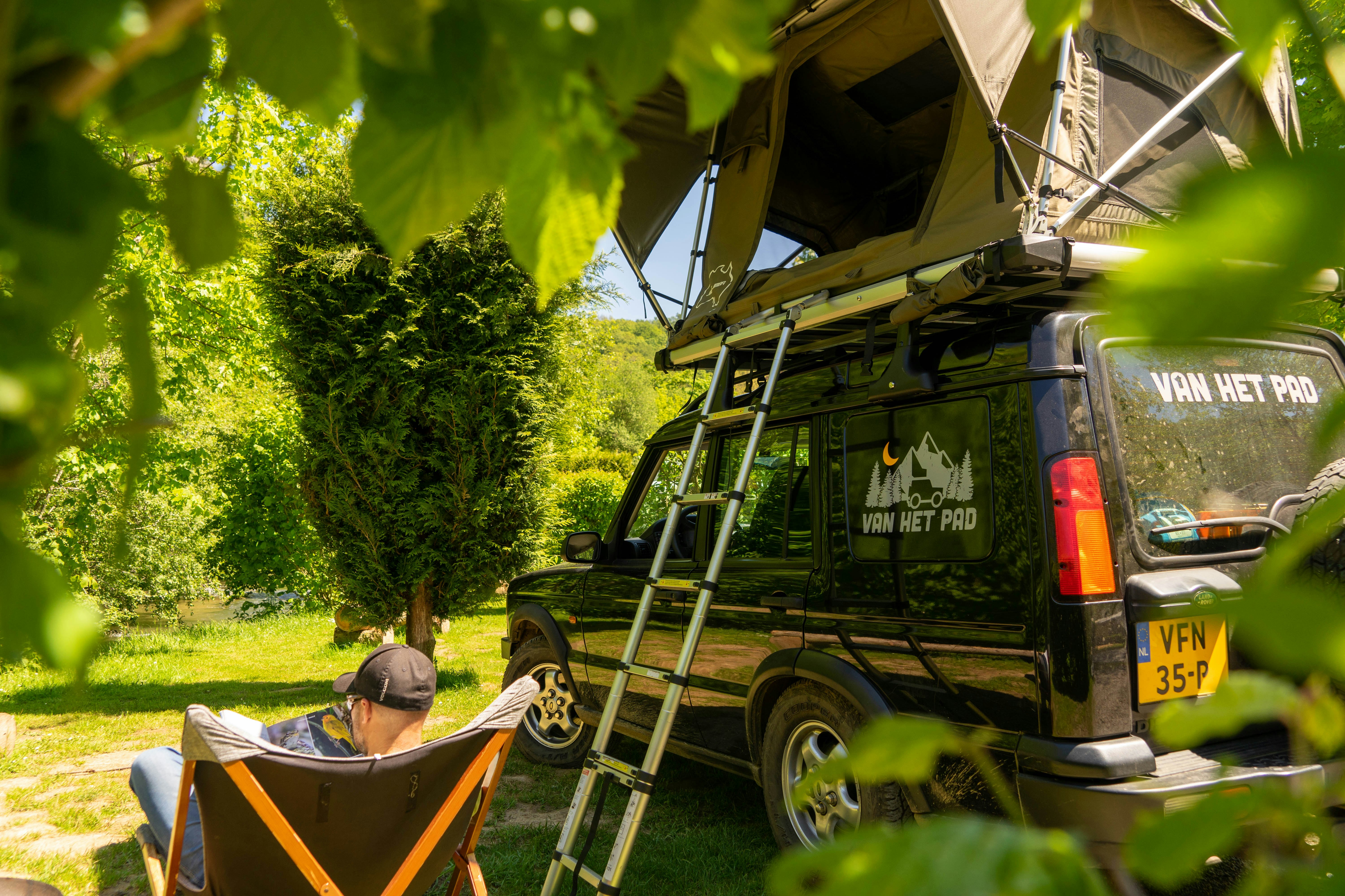 Domaine du Bocq  Camping du Bocq - Camper mit Dachzelt