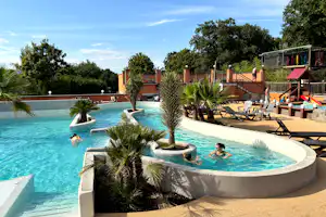 Camping du Domaine de Senaud - Freibad auf dem Campingplatz