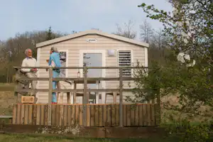 Camping du Lac - Mobilheim vom Campingplatz mit Veranda