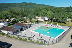 Camping de Foix Camping du Lac - Pool im Freien mit Kinderbecken auf dem Campingplatz
