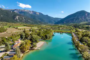 Camping Le Lac Bleu - Ciela Village Camping du Lac Bleu - Campingplatz aus der Vogelperspektive