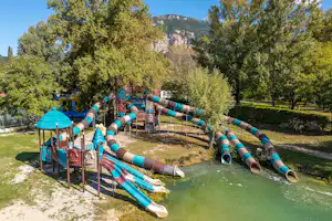 Camping Le Lac Bleu - Ciela Village Camping du Lac Bleu - Wasserrutschen auf dem Campingplatz