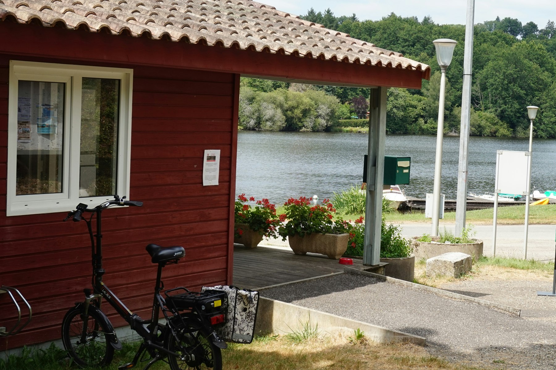 Camping du Lac de Bujaleuf - Campingplatz am Wasser
