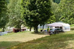 Camping du Lac de Bujaleuf - Stellplätze auf dem Campingplatz