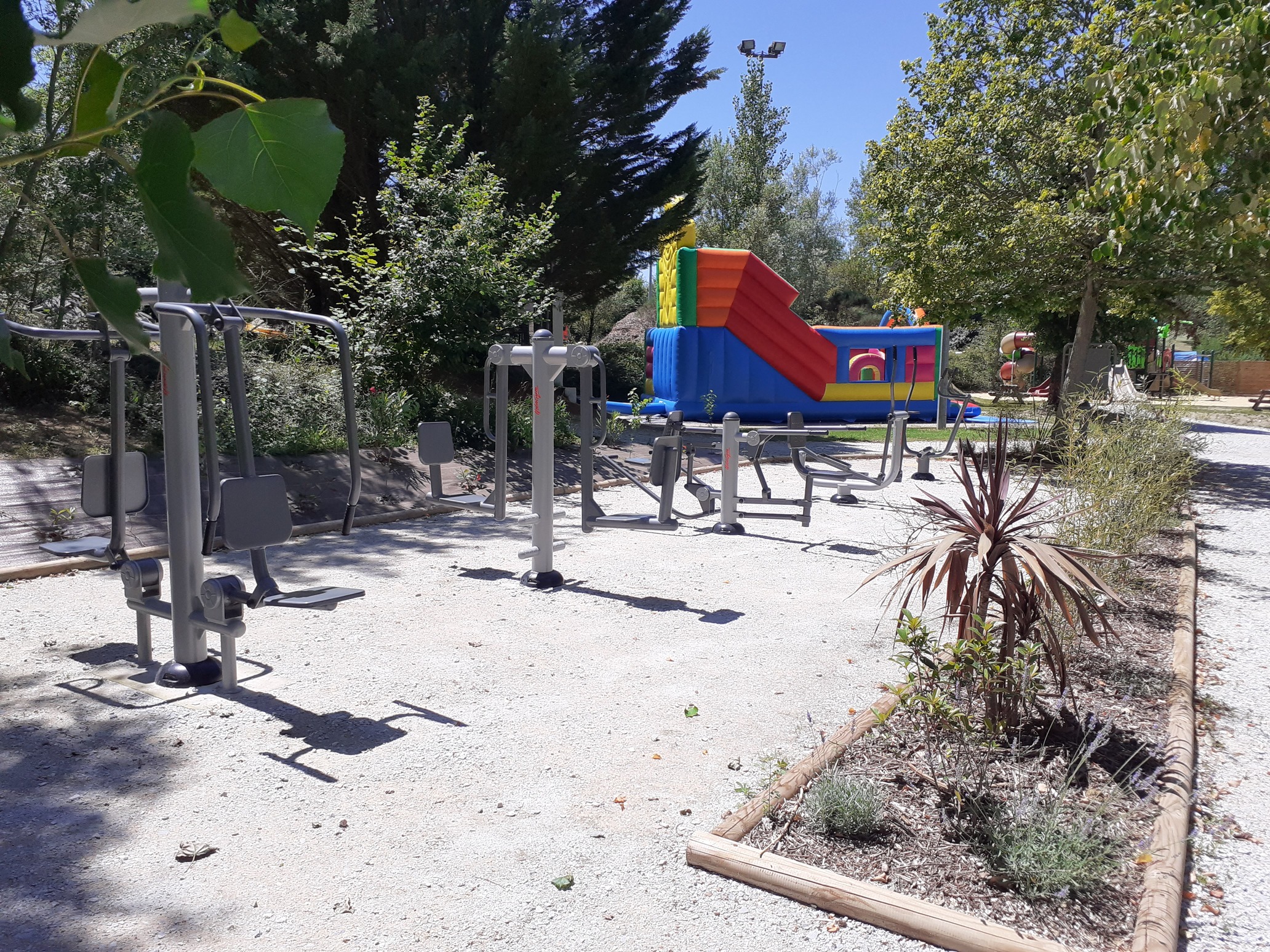 Flower Camping du Lac de la Thésauque