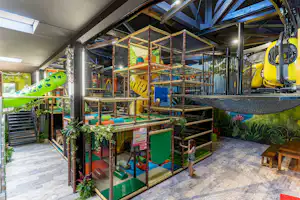 Camping du Letty - Indoor Spielplatz auf dem Campingplatz