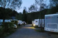 Camping du Moulin - Wohnmobil- und  Wohnwagenstellplätze am Abend