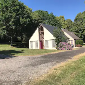 Camping Du Perche Bellemois - Servicegebäude auf dem Campingplatz