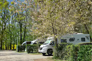 Camping Du Perche - Standplätze auf dem Campingplatz
