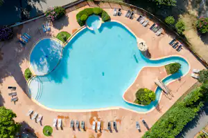 Camping du Pont d'Avignon - Poolbereich auf dem Campingplatz