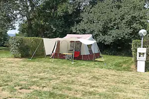 Camping du Pont Vert - Standplätze im Grünen auf dem Campingplatz