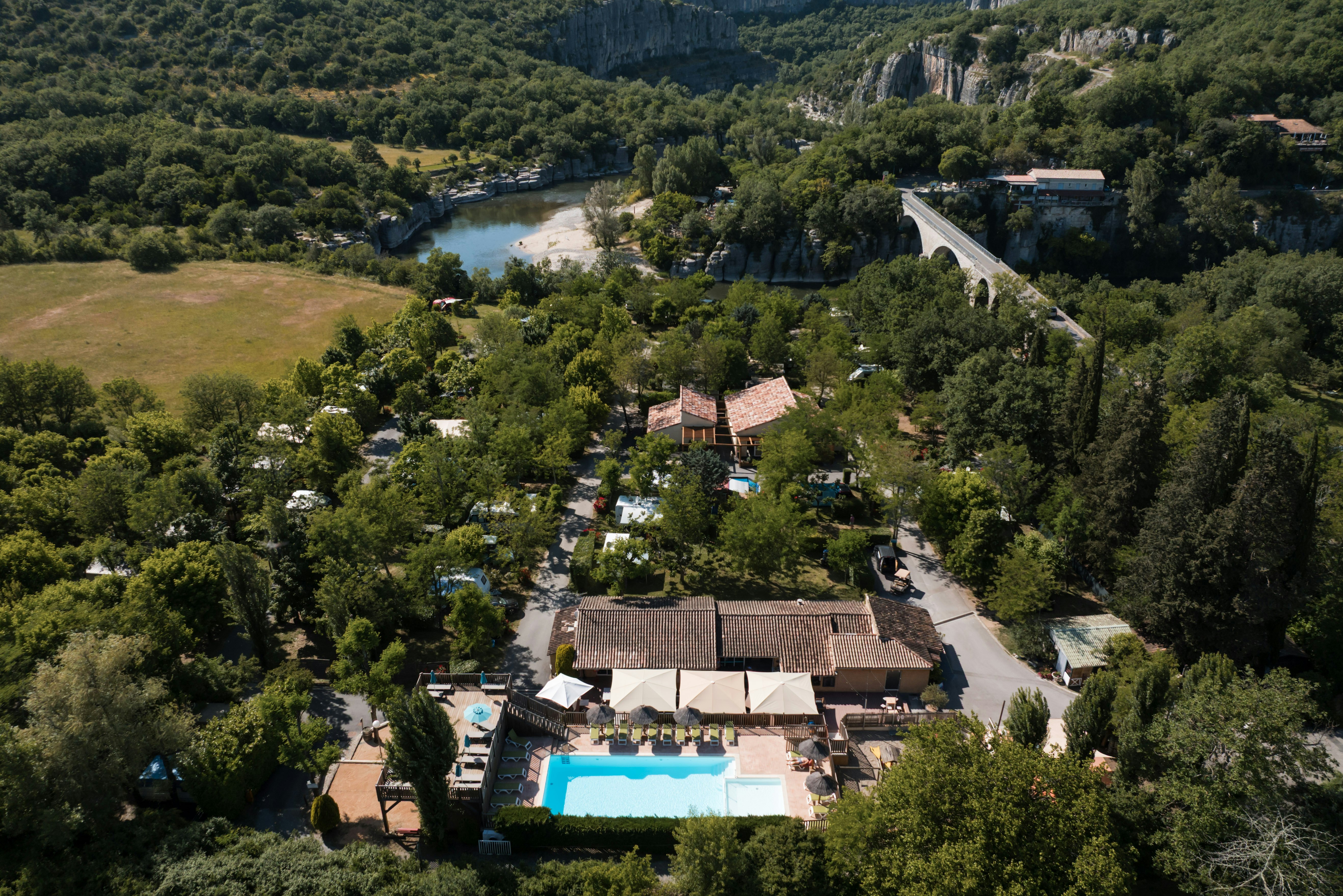 Camping du Pont  - Campingplatz aus der Vogelperspektive