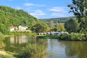 Camping du Rivage - Fluss direkt am Campingplatz