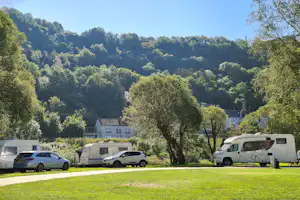 Camping du Rivage - Standplatzwiese auf dem Campingplatz