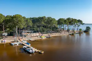 Slow Village Lacanau Camping Le Tedey - Ciela Village - Bootsanlegestelle am Strand