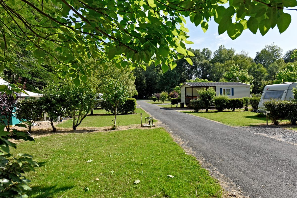 Camping du Val Joyeux - Standplätze und Mietunterkünfte  des Campingplatzes