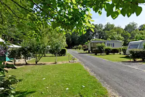 Camping du Val Joyeux - Standplätze und Mietunterkünfte des Campingplatzes