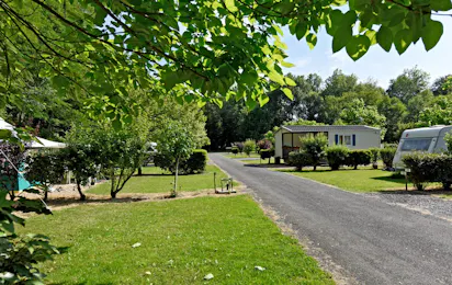 Onlycamp Camping Le Val Joyeux