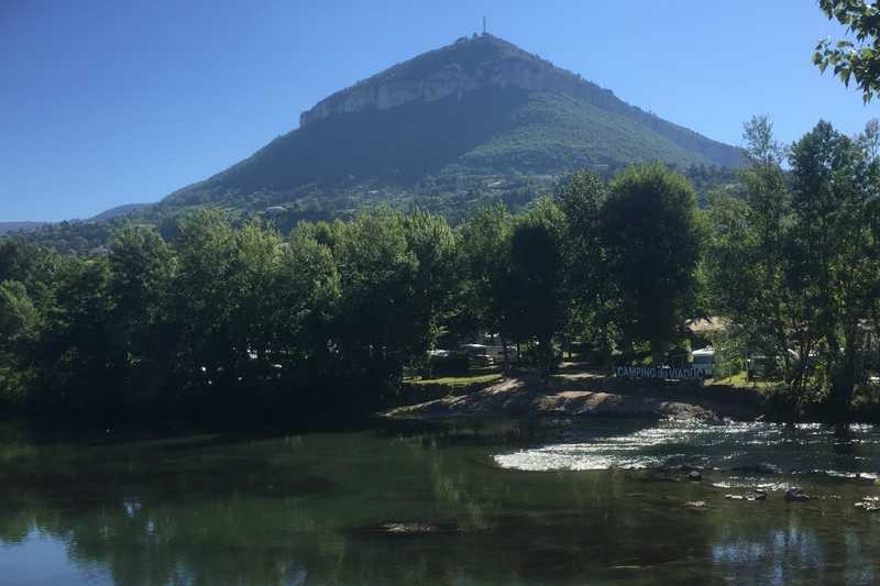 Camping Du Viaduc  Camping Paradis Le viaduc - Campingplatz am Ufer des Flusses