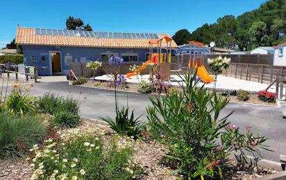 Camping du Vieux Château (Saint Michel Chef Chef)