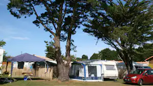 Camping du Vieux Château - Stellplätze auf dem Campingplatz