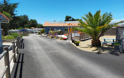 Camping du Vieux Château (Saint Michel Chef Chef)