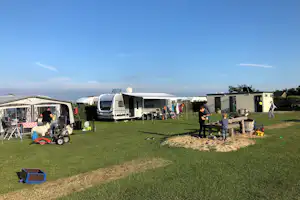Camping Duinzoomhoeve - Stellplätze auf der Wiese