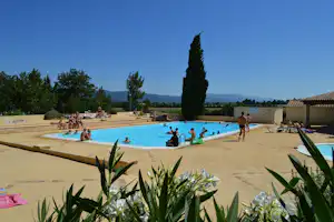 Camping Durance Luberon - Poolbereich auf dem Campingplatz