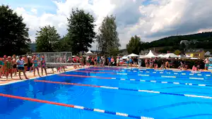 Camping Echternacherbrück - Schwimmerbecken im Freibad