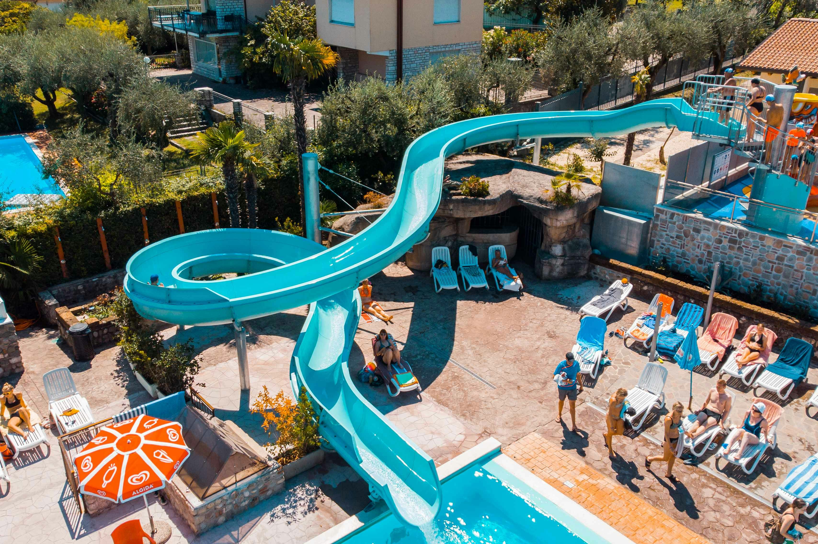 Camping Eden  - Rutschen im Wasserpark des Campingplatzes