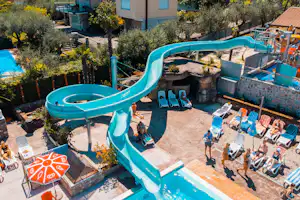 Camping Eden - Rutschen im Wasserpark des Campingplatzes