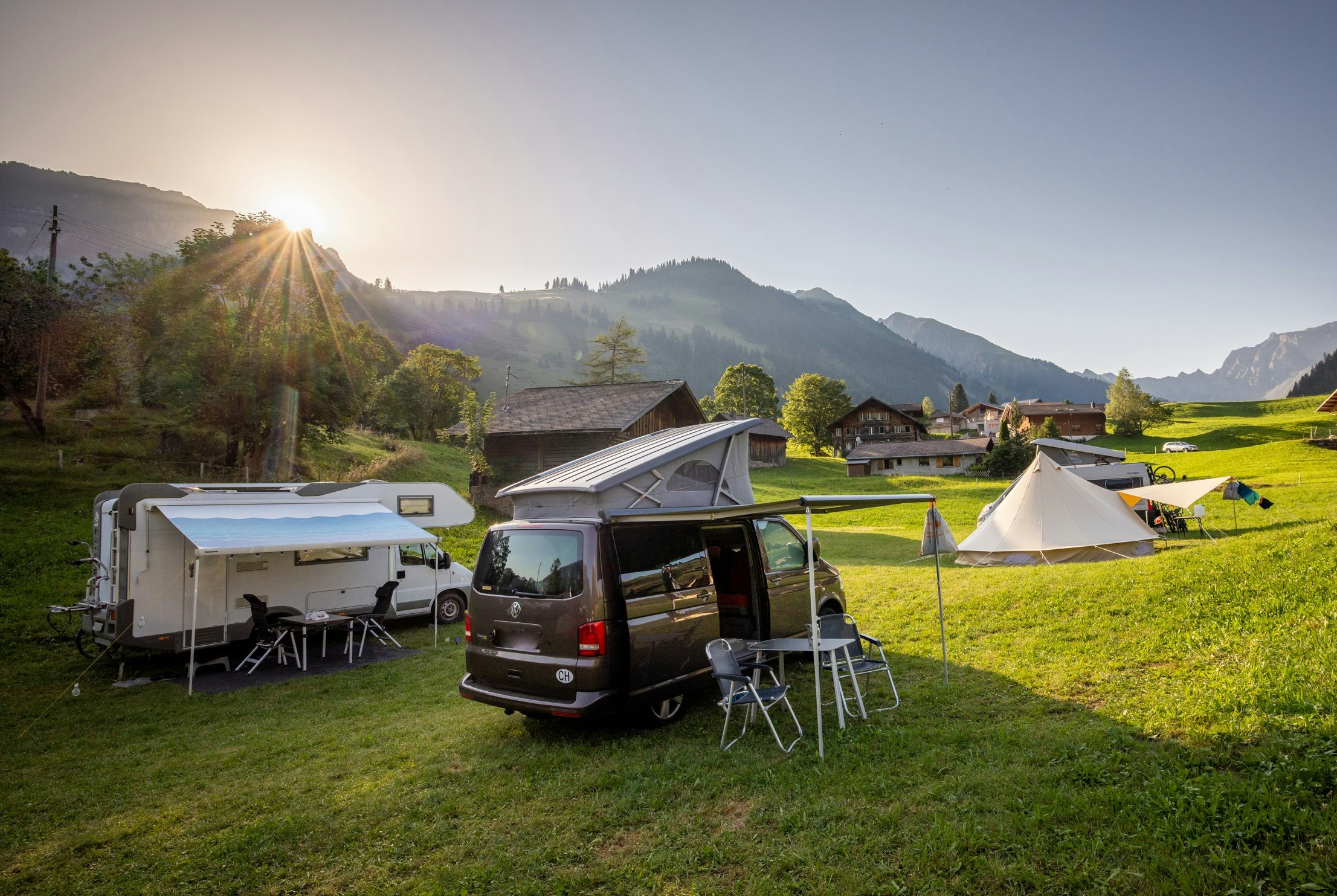 Camping Eggmatte - Standplatzwiese auf dem Campingplatz