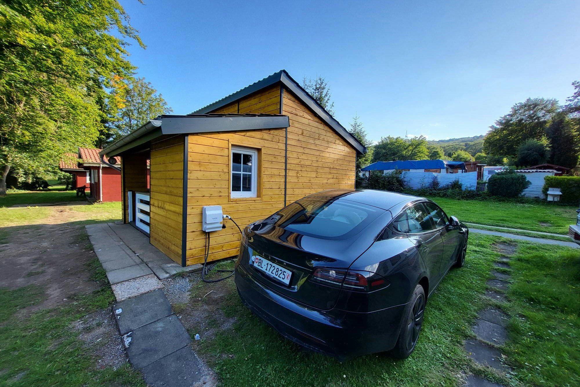 Camping Eichwald  Amaron Camping und Resort - Standplatz mit Elektro-Ladestation