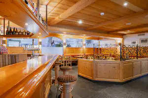 Alpenresort Eienwäldli Engelberg - Bistro auf dem Campingplatz