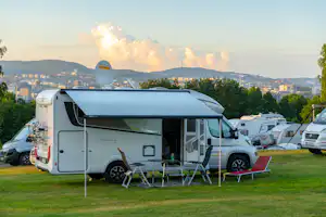 Topcamp Ekeberg - Blick auf die Standplätze auf der Wiese