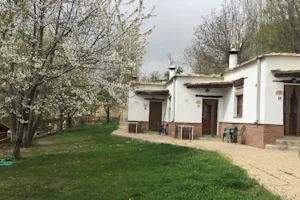 Camping El Balcón de Pitres - Bungalows auf dem Campingplatz