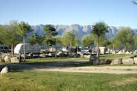 Camping el Cortal del Gral -  Wohnwagen- und Zeltstellplatz mit Blick auf die Berge