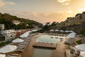 Camping El Maset - Blick auf den Pool im Freien