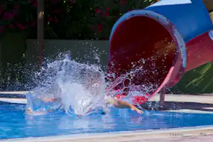 Camping El Molino - Campingplatz mit Pool und Wasserrutsche