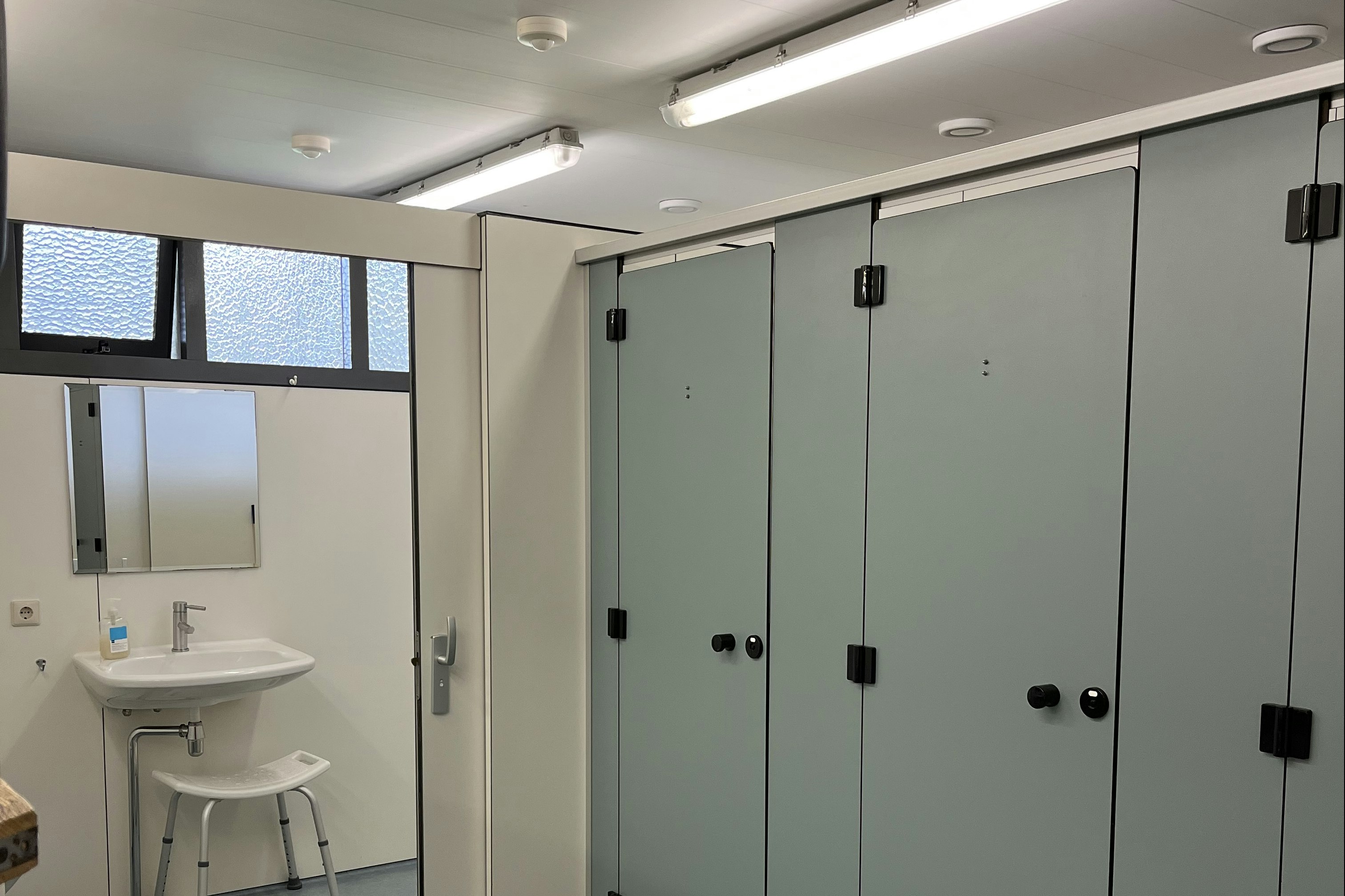 Erve Zonnehoeve  - Innenansicht des Sanitärgebäudes