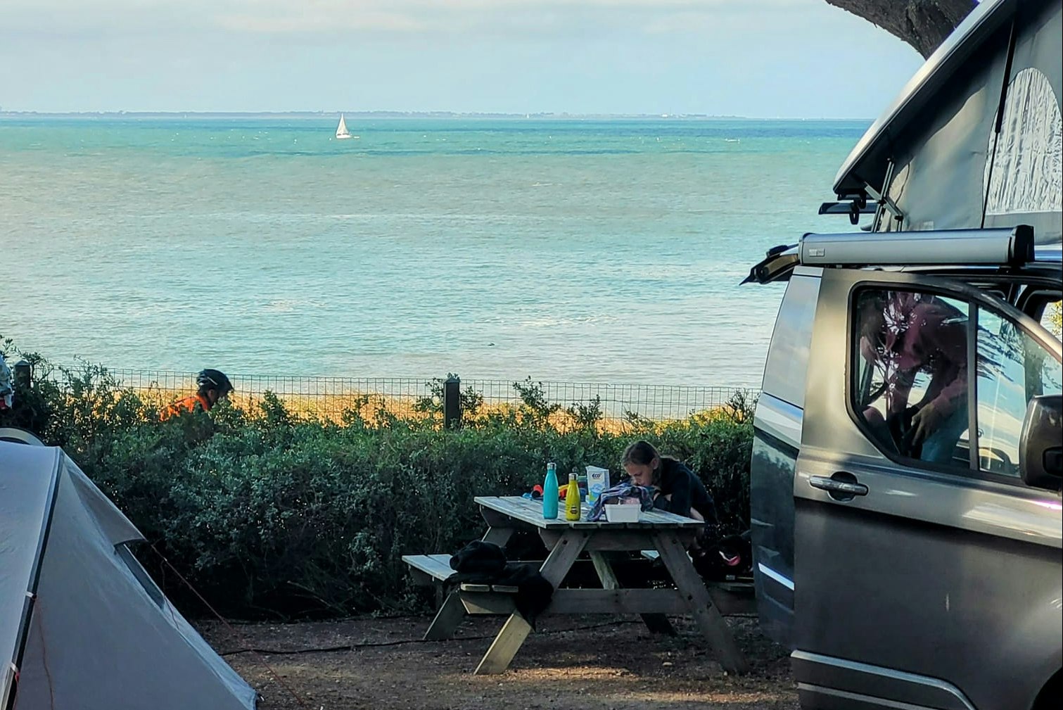 Camping Eléovic - Standplätze mit Aussicht auf das Meer
