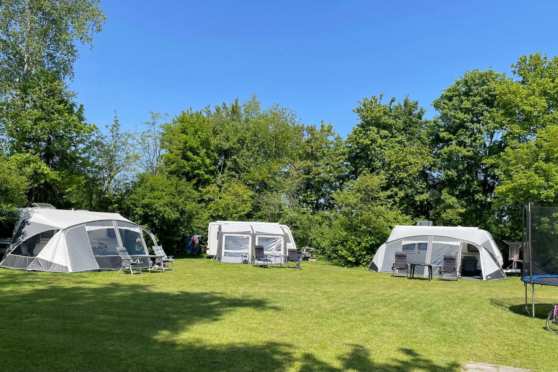 Camping Elperhof - Standplätze in Nähe des Spielbereichs für Kinder
