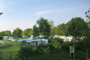 Camping Emmen - Stellplätze im Grünen