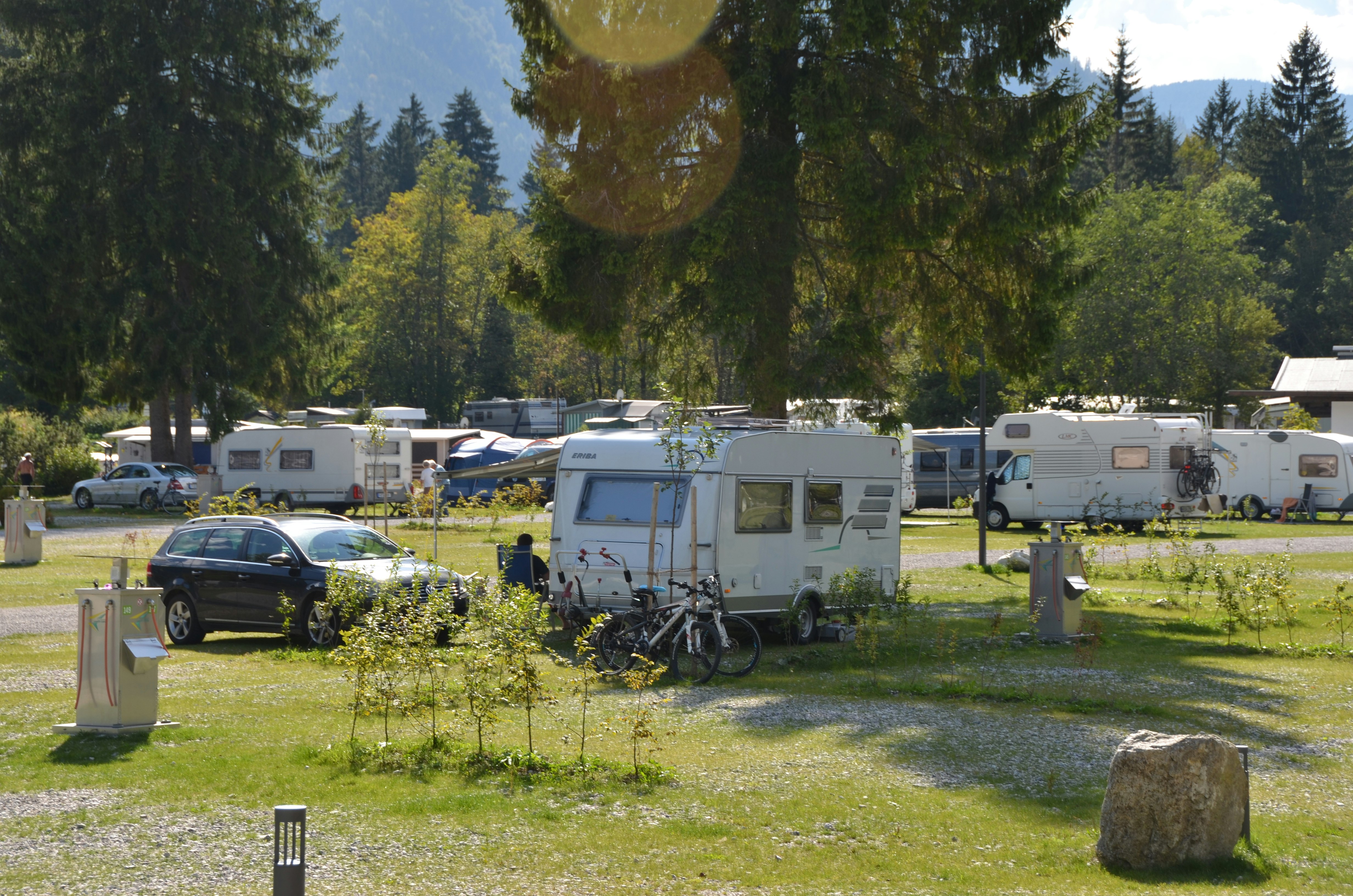 Camping Erlebnis Zugspitze - Wohnmobil- und  Wohnwagenstellplätze im Grünen
